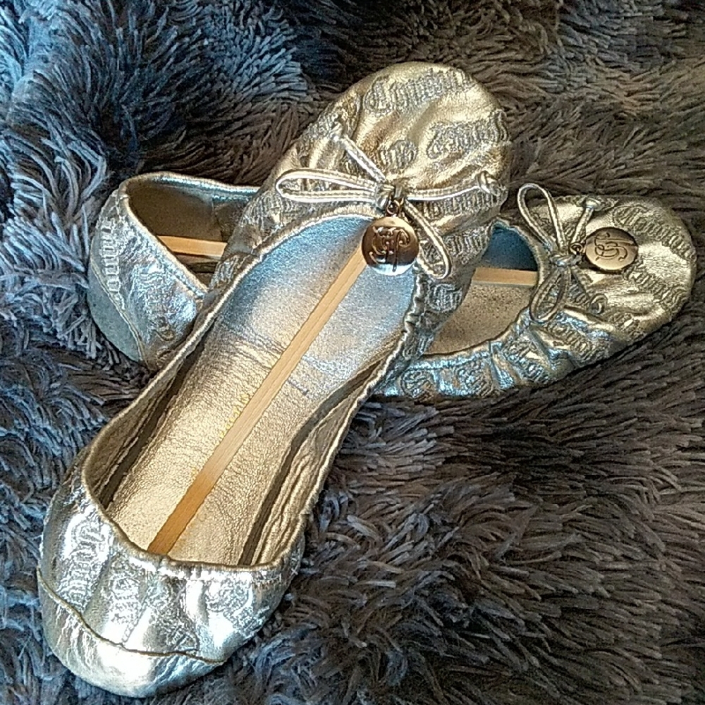 Juicy Couture Metallic Silver Flats SIZE 7